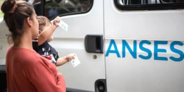 AUH: ANSES confirmó aumento, fechas de cobro y quiénes dejarán de percibir la asignación