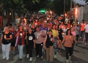 Chimbas realizó la Marcha de Antorchas “Iluminando Vidas”