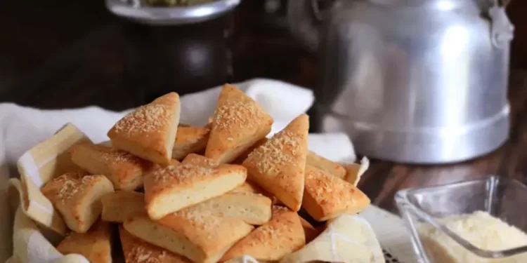 Ideal para los mates: la receta más fácil para hacer bizcochitos de queso