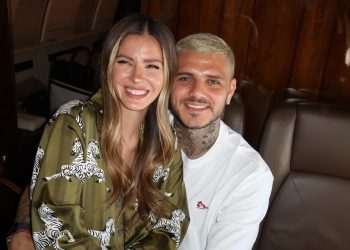 La China Suárez mostró su intimidad junto a Mauro Icardi en el vuelo rumbo a Estambul