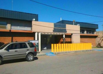“Golpeó, empujó y hasta escupió”: grave acusación contra una docente
