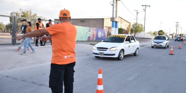 Regresa la zona exclusiva de taxis para agilizar el acceso a la FNS