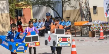La Policía visitó una escuela de 25 de Mayo con actividades recreativas y educativas