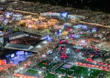 FNS 2025: unas 59 mil personas disfrutaron del éxito de la primera noche de feria