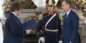 Javier Milei le tomó juramento a Diego Santilli como nuevo ministro del Interior