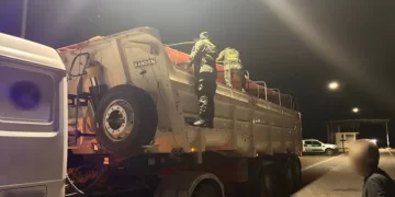 Gendarmería detectó un camión con 30 toneladas de cuarzo sin documentación y aplicaron sanciones en Ruta 141