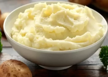 El ingrediente inesperado para lograr un puré de papas más cremoso
