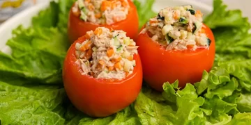 Almuerzo ligero: receta de tomates rellenos