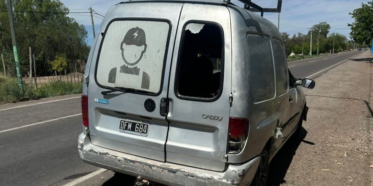 Violento choque en 25 de Mayo dejó a un joven internado con traumatismo de cráneo