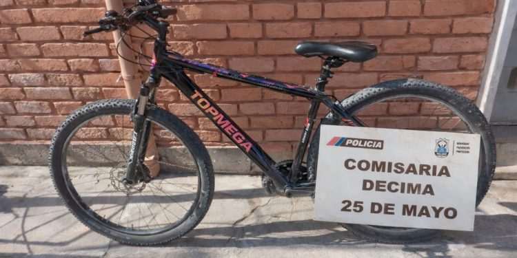 Hurto en 25 de Mayo: dejó la bicicleta en la vereda y se la llevaron en cinco minutos