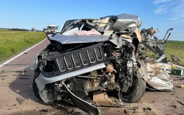 Madre e hija murieron en un terrible choque en el sur provincial: hay tres heridos