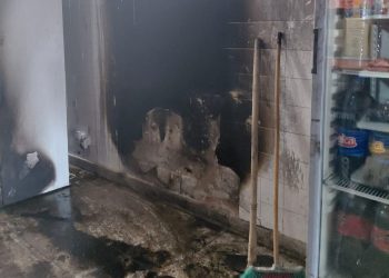 Incendio en 25 de Mayo: ardió una distribuidora y analizan si fue intencional