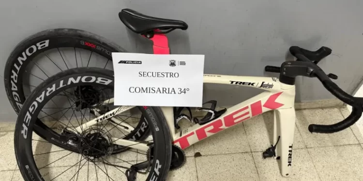 Golpearon a una ciclista para robarle la bici, pero un operativo policial la recuperó