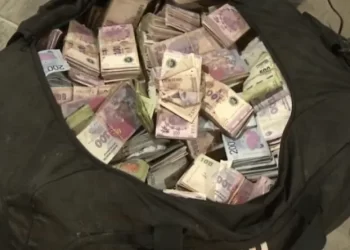 Encontraron casi $3 millones en una terminal y los devolvieron