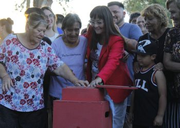 Nueva iluminación LED en calle Oro: vecinos celebran el final de una obra histórica