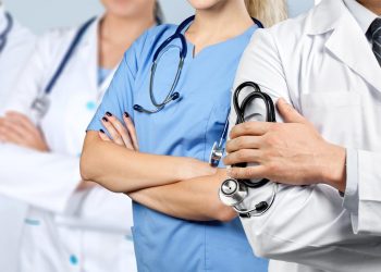 El Gobierno provincial otorgará un bono de $120.000 a residentes de salud