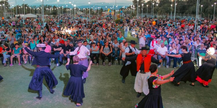 Chimbas celebró sus 112 años con una multitud histórica en el Parque