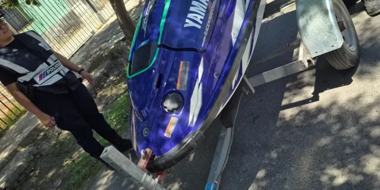Detuvieron a un menor tras intentar robar una moto de agua