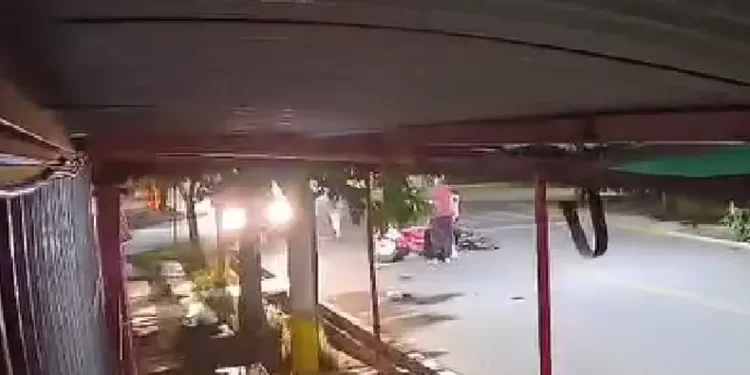 Repartidor fue atropellado por una moto que escapó