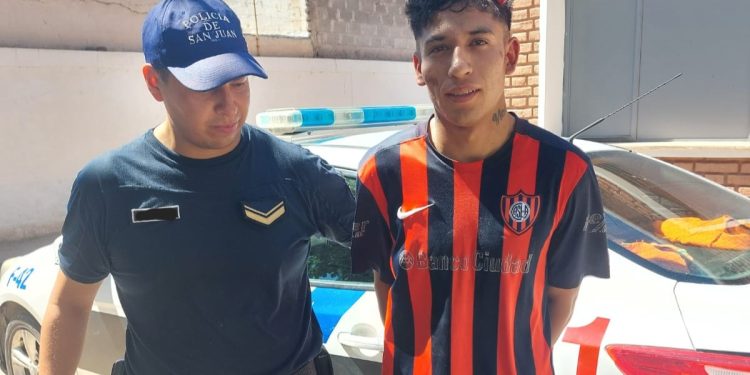 25 de Mayo: un policía de franco logró reducir a un ladrón que ingresó a una vivienda