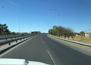 Choque en Avenida Circunvalación: un policía resultó herido