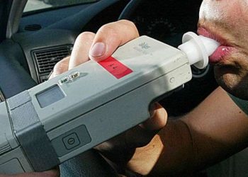 Conducía borracho en Navidad: dio 1,83 de alcoholemia y no podía ni hablar