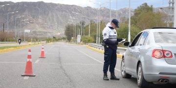 San Juan: un conductor llevaba documentación presuntamente apócrifa