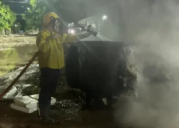 Incendio en un contenedor generó alarma en pleno centro