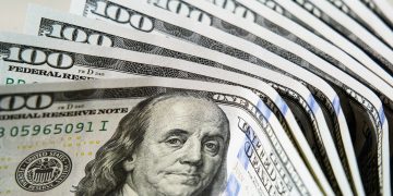El dólar abrió diciembre con calma: oficial estable, financieros en baja y el blue al alza