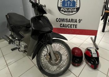 Roban una moto en Caucete, pasan por la comisaría, los persiguen y detienen