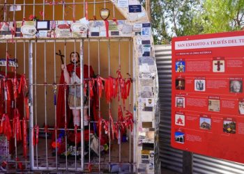 Nueva cartelería informativa en la Capilla de San Expedito para fortalecer el turismo de fe