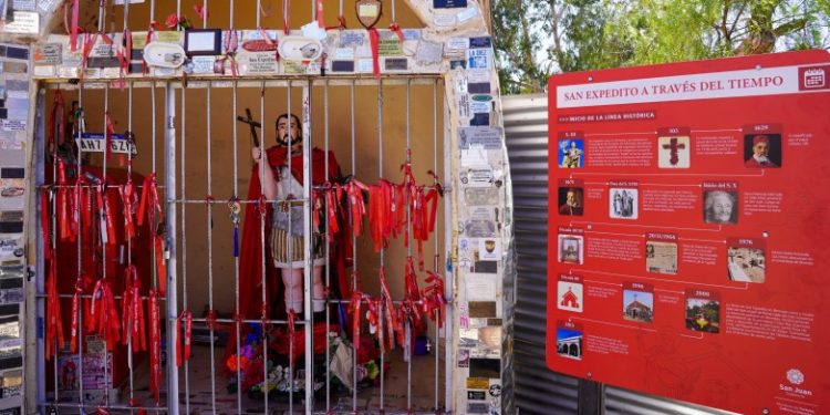 Nueva cartelería informativa en la Capilla de San Expedito para fortalecer el turismo de fe