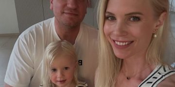 Maxi López partió rumbo a Suiza para reencontrarse con Daniela Christiansson previo a la llegada de su segundo hijo
