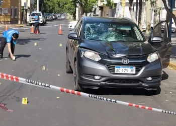 Hombre lucha por su vida tras ser atropellado por una camioneta