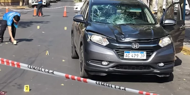 Hombre lucha por su vida tras ser atropellado por una camioneta