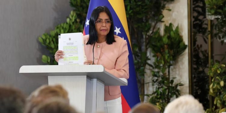 Delcy Rodríguez invitó a EEUU a “trabajar juntos en una agenda de cooperación” tras la captura del ex dictador Maduro