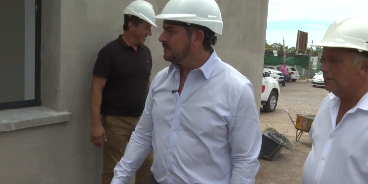 El gobernador recorrió el avance de obra del Centro Integrador Comunitario de Marquesado