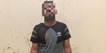 Detuvieron a un hombre cuando robaba pertenencias de un auto
