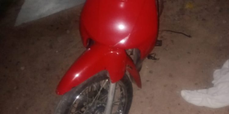 Hallaron una moto abandonada y buscan a su propietario