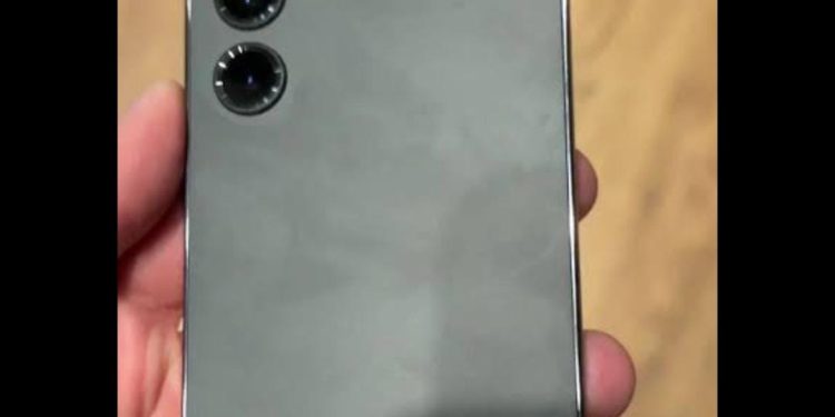 Detuvieron a un joven de 20 años por robar un celular de un auto estacionado