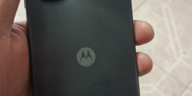 Intento de robo arrebato en Chimbas: detuvieron a un joven y recuperaron un celular robado