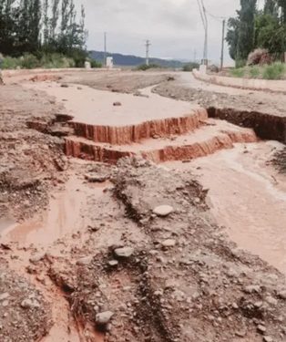 Barreal quedó con accesos complicados tras la tormenta