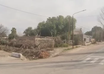 Intentó calmar una discusión y le amputaron un dedo de un machetazo
