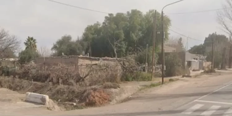 Intentó calmar una discusión y le amputaron un dedo de un machetazo