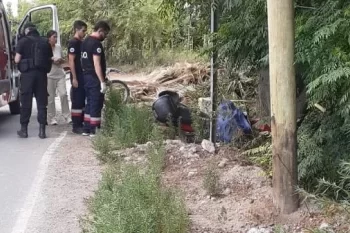 Drama en la ruta: un motociclista perdió la vida tras un grave siniestro
