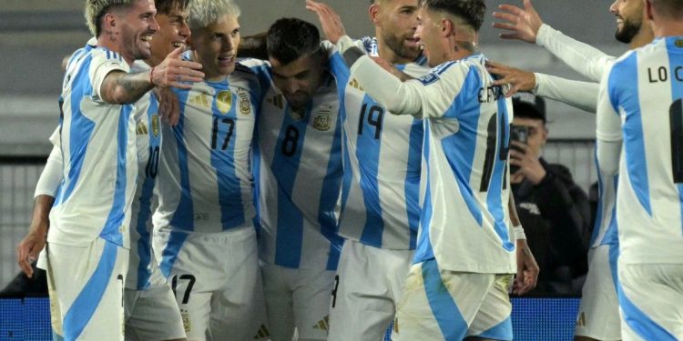 El Gobierno anunció que la Televisión Pública y Radio Nacional transmitirán todos los partidos de la Selección en el Mundial