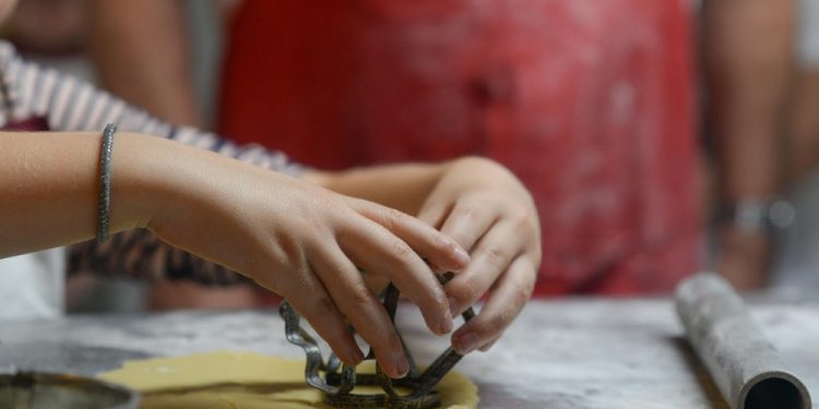 Talleres de pastelería para que los chicos tomen contacto con el emprendedurismo