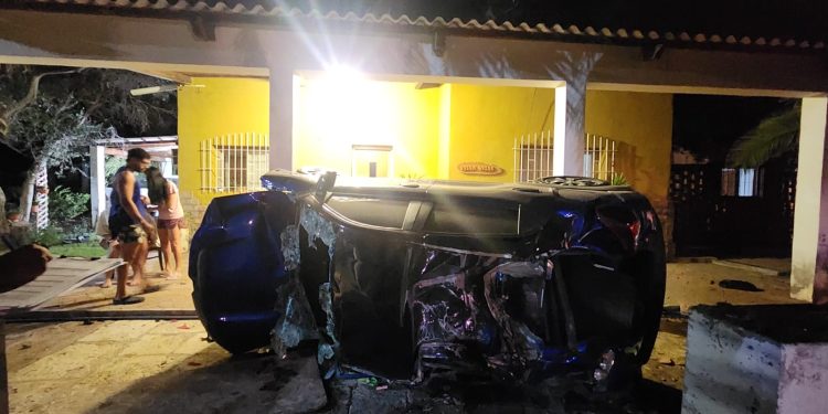 Impactante vuelco en 25 de Mayo: perdió el control y terminó en una finca