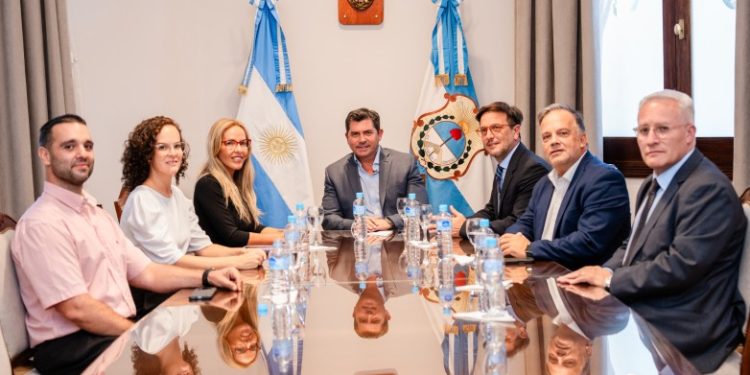 Orrego recibió a la conducción de Hualilán en una jornada histórica para la minería de San Juan