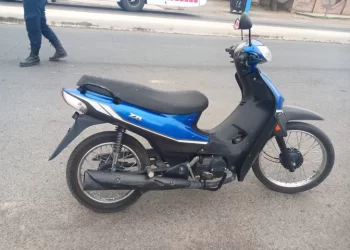 Caen dos sospechosos por robo de motocicletas: uno con pedido de captura vigente